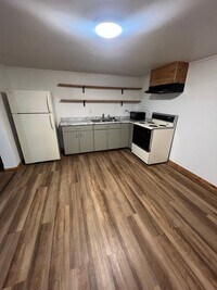 Building Photo - 20 W Melgaard Rd