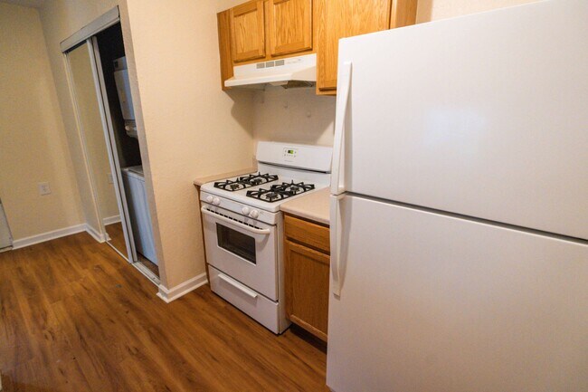 Building Photo - Cute 2 Bed 1 Bath condo in Mystic Woods