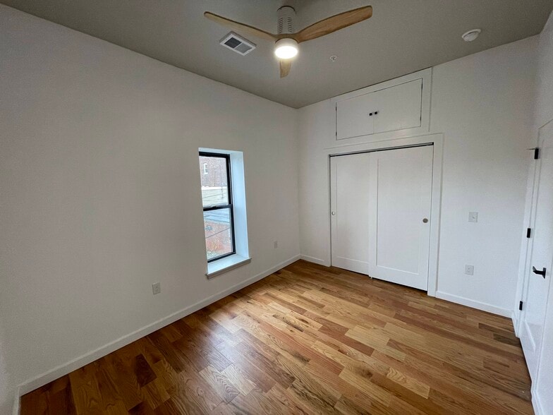 Building Photo - 711 Chew St