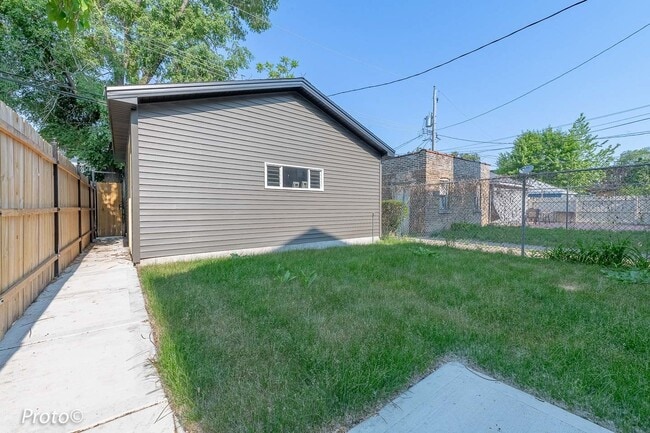 Building Photo - 1036 N Monticello Ave
