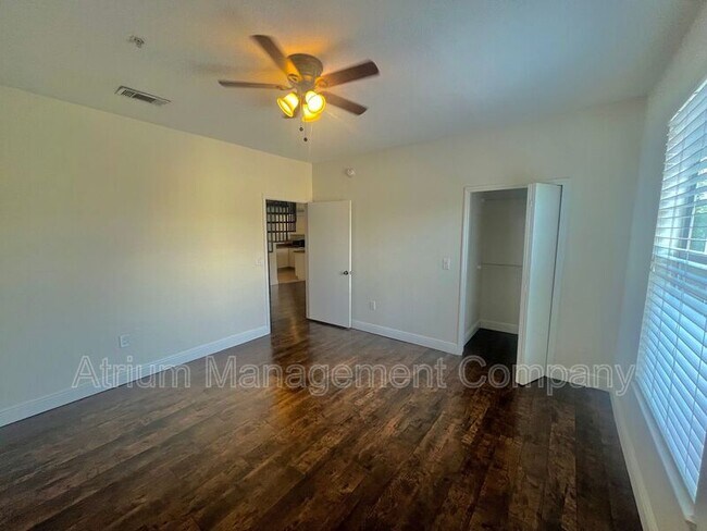 Building Photo - 102 Vista Verdi Cir