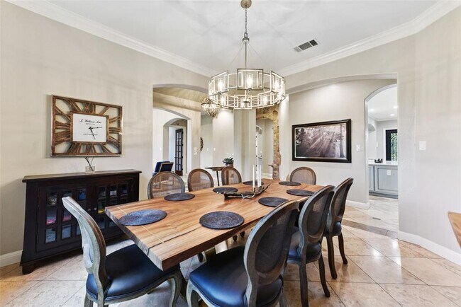 Building Photo - 122 Silverstone Dr