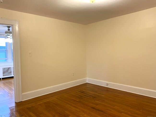 Building Photo - 361 Savin Ave