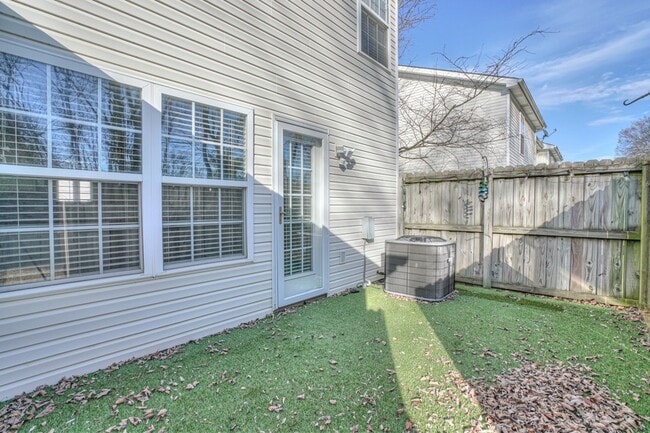 Building Photo - 341 Shoshone Pl