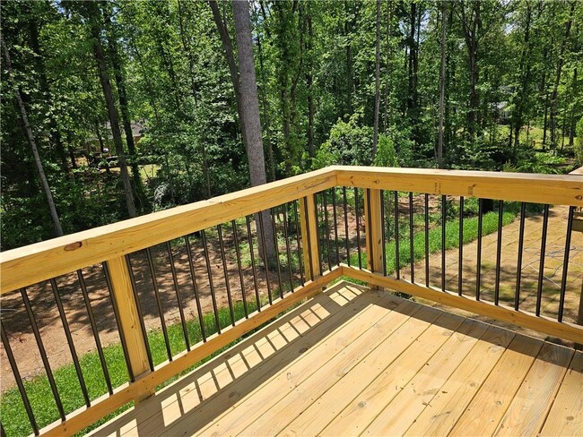 Building Photo - 1666 Eagle Dr
