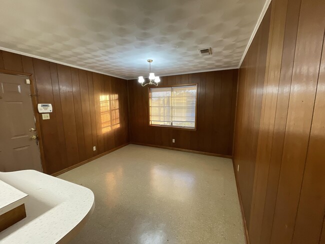 Building Photo - 2707 W 27th Ave