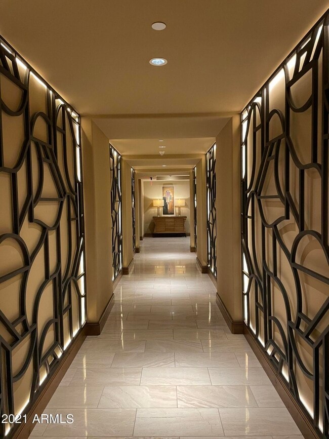 Building Photo - 7175 E Camelback Rd