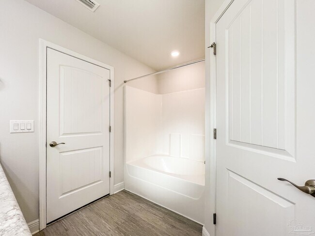 Building Photo - 12390 Pinfish Rd