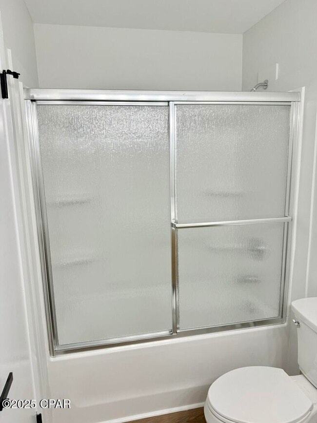 Building Photo - 401 E Beach Dr