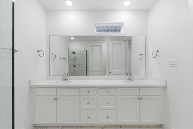 Building Photo - 4605 Lavatera St