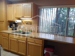 Building Photo - 490 Compton Ridge, Unit A