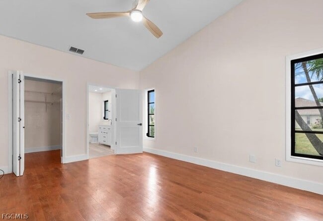 Building Photo - 2230 SE 5th Pl