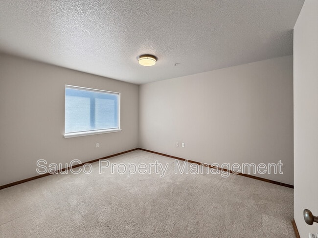 Building Photo - 15325 NW Central Dr