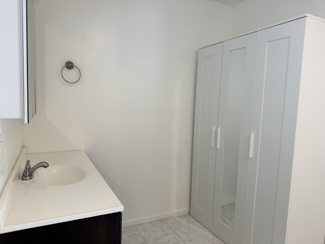 Building Photo - 536 NW 45th St