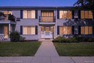 Building Photo - 100 W Hickory Grove Rd
