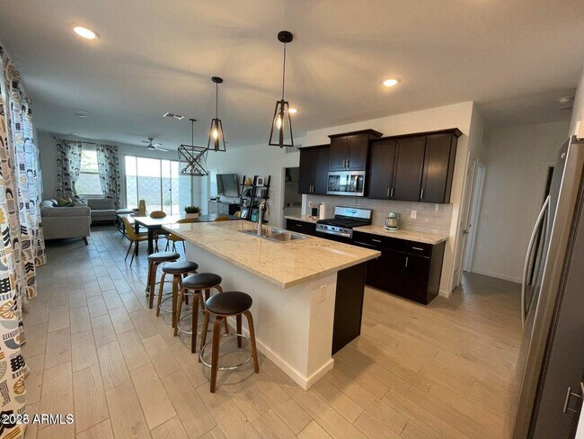 Primary Photo - 40629 W Sunland Dr