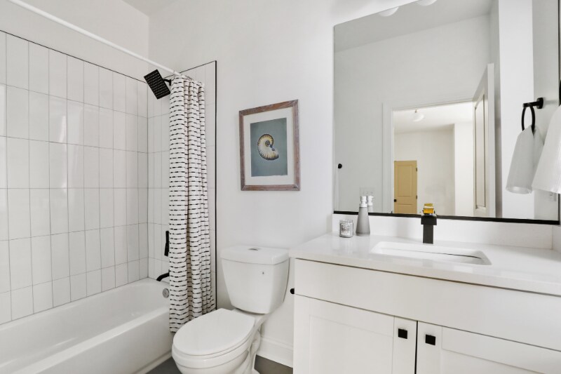 Building Photo - 2201 Brookfield Ave