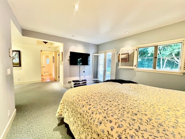 Building Photo - Charming and Accommodating Carmel-by-the-Sea Home coming soon!