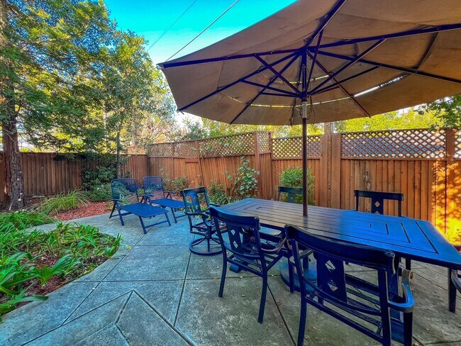 Building Photo - Four Bedroom Napa Home