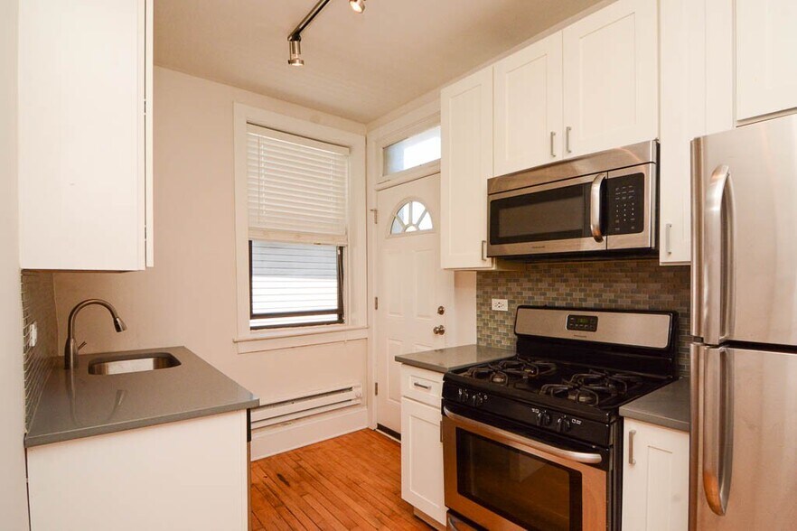 Building Photo - 2328 N Rockwell St