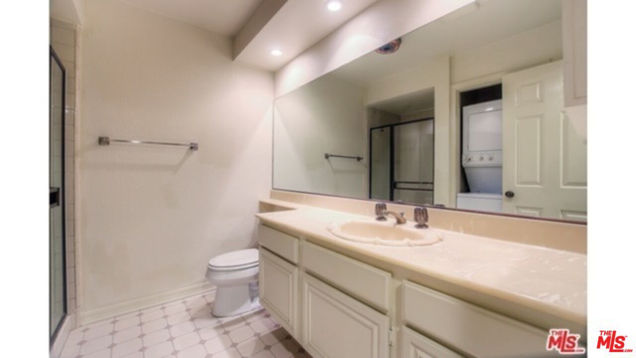 Building Photo - 1854 S Beverly Glen Blvd