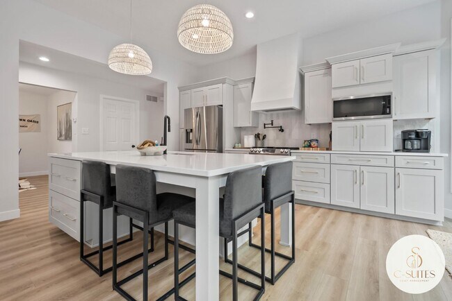 Building Photo - 1709 NW 33rd Pl