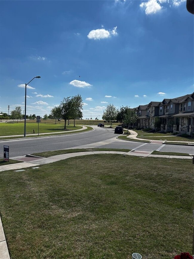 Building Photo - 619 Katmai Cir