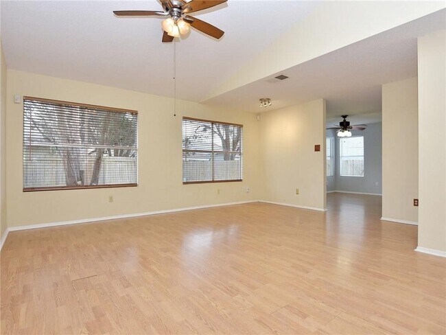 Building Photo - 716 Decker Prairie Dr