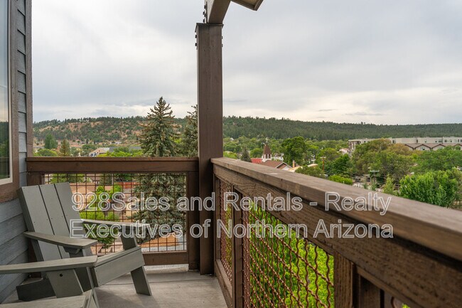 Building Photo - 207 S Beaver St