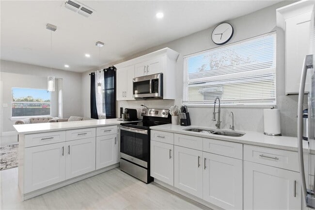 Building Photo - 2717 W Cherry St