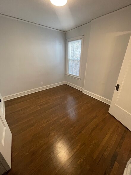 Building Photo - 918 W Gunnison St