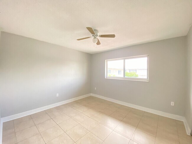 Building Photo - 255 SW 7th St