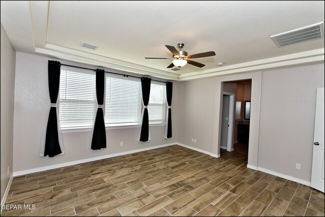 Building Photo - 10716 Drew Pearson Dr