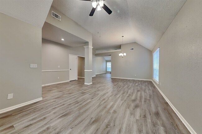 Building Photo - 79 Rockridge Dr