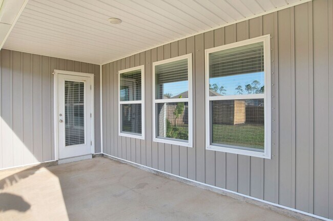 Building Photo - 2022 Built 4 Bed/2 Bath Smart-Home within ...