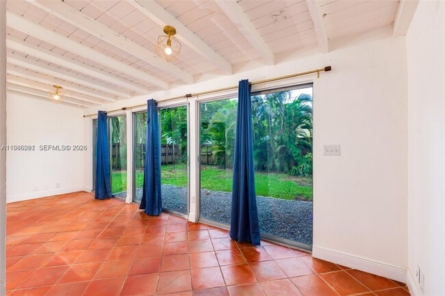 Building Photo - 1716 SW 12th Ct