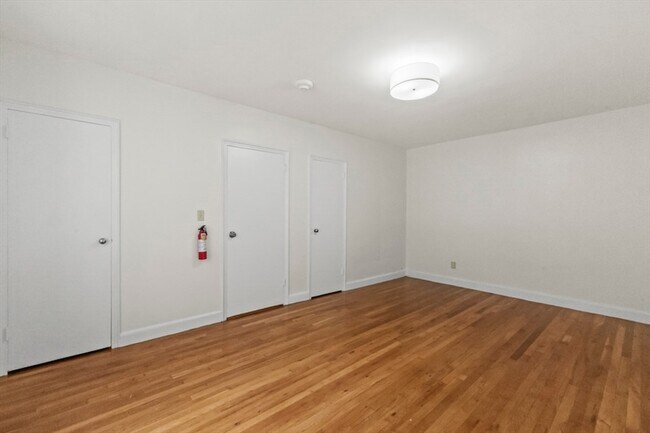 Building Photo - 38-40 Cedar Street Unit 141