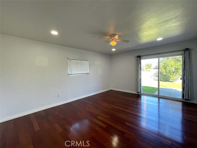 Building Photo - 1341 W School St