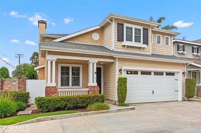 Building Photo - 2545 Santa Ana Ave