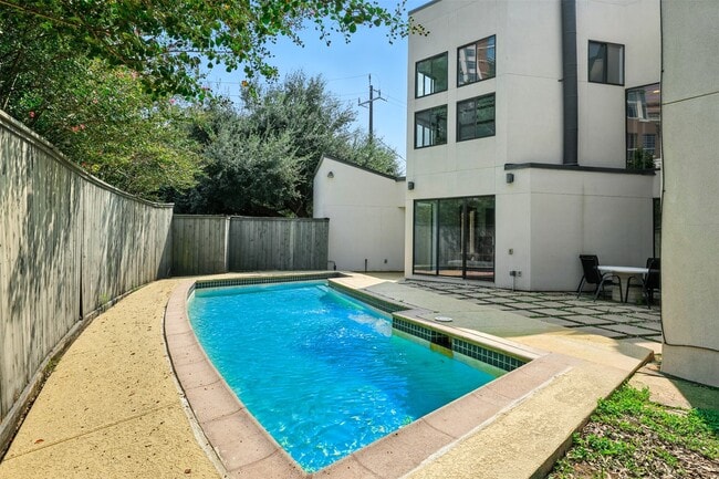 Building Photo - 2019 McClendon St
