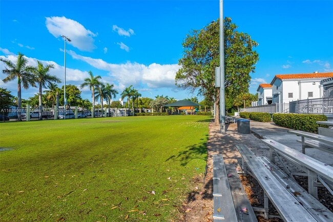 Building Photo - 1545 Normandy Dr