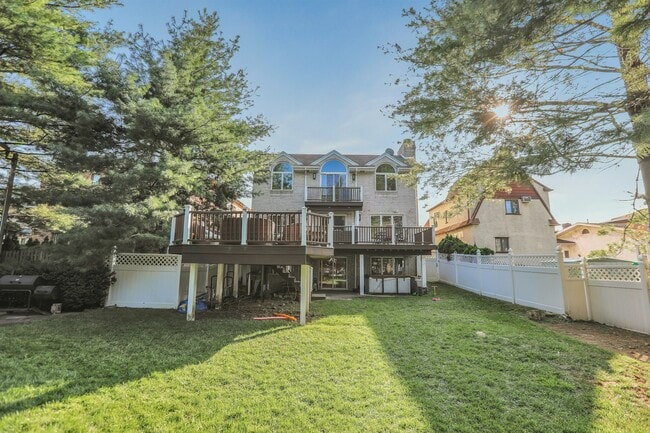 Building Photo - 357 Tom Hunter Rd