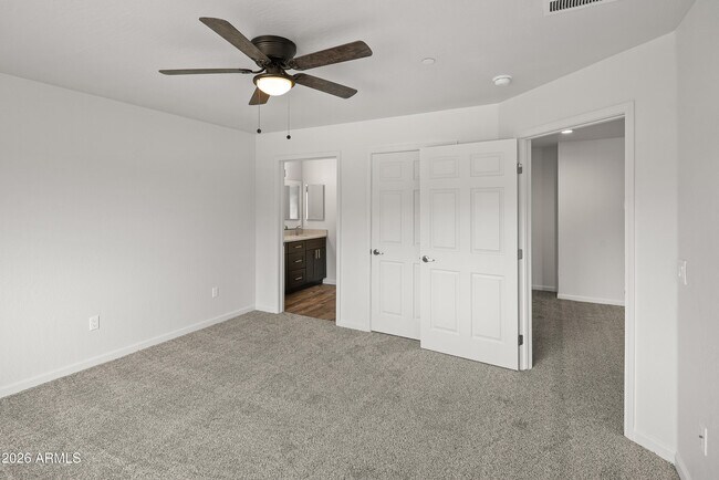 Building Photo - 1426 Kestrel Cir