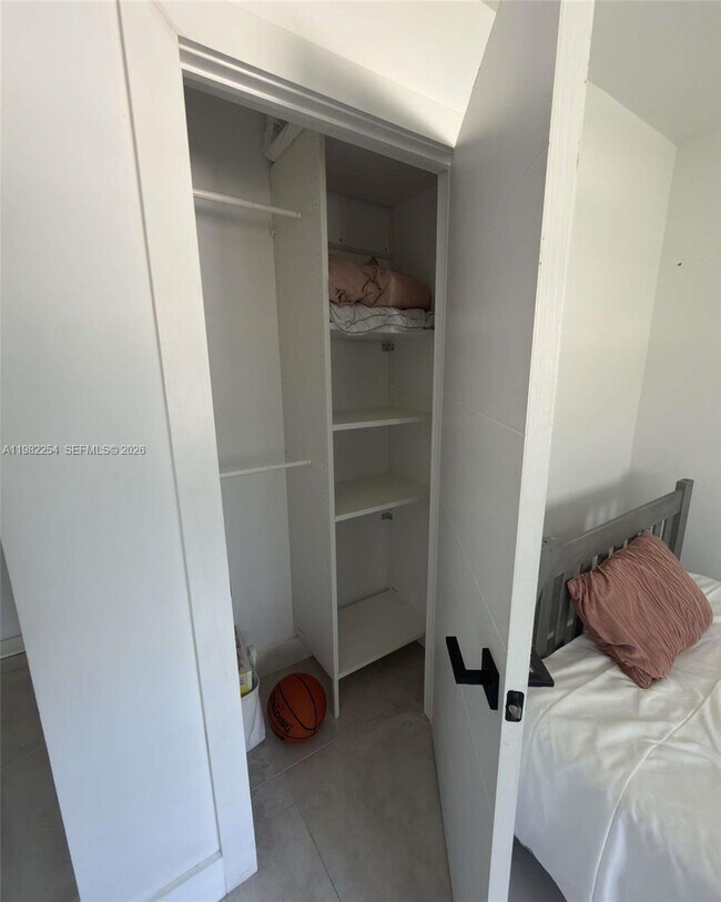 Building Photo - 2851 NE 183rd St