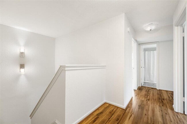Building Photo - 4406 Basswood Ln