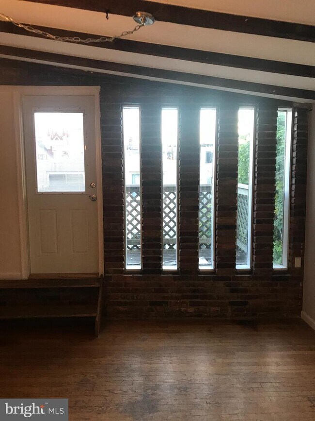 Building Photo - 1902 Wallace St