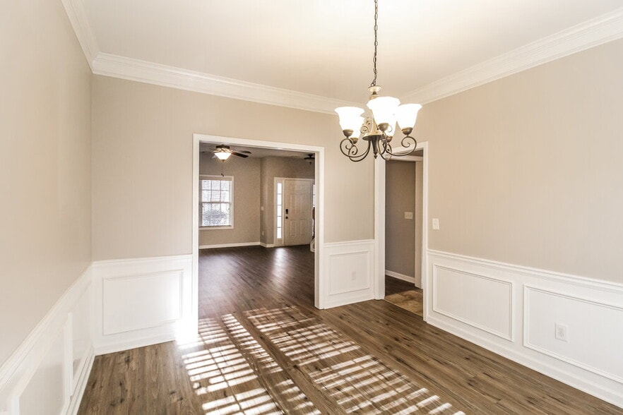 Building Photo - 2680 Freemont St