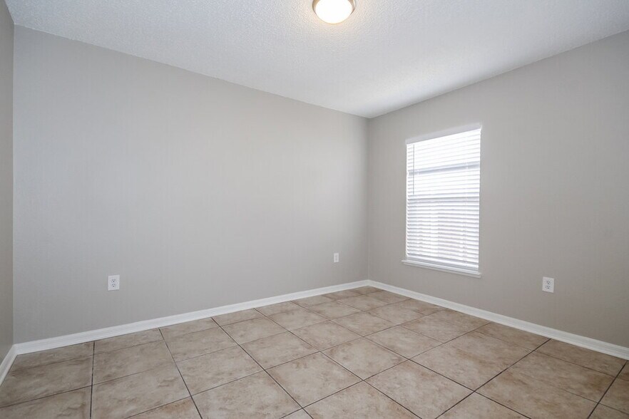 Building Photo - 11436 Ivy Flower Loop