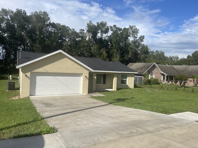 Primary Photo - 15 Larch Cse