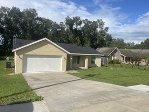 Building Photo - 15 Larch Cse